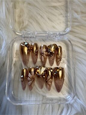 Gold Floral and Heart Rhinestone Press-On Nail Set